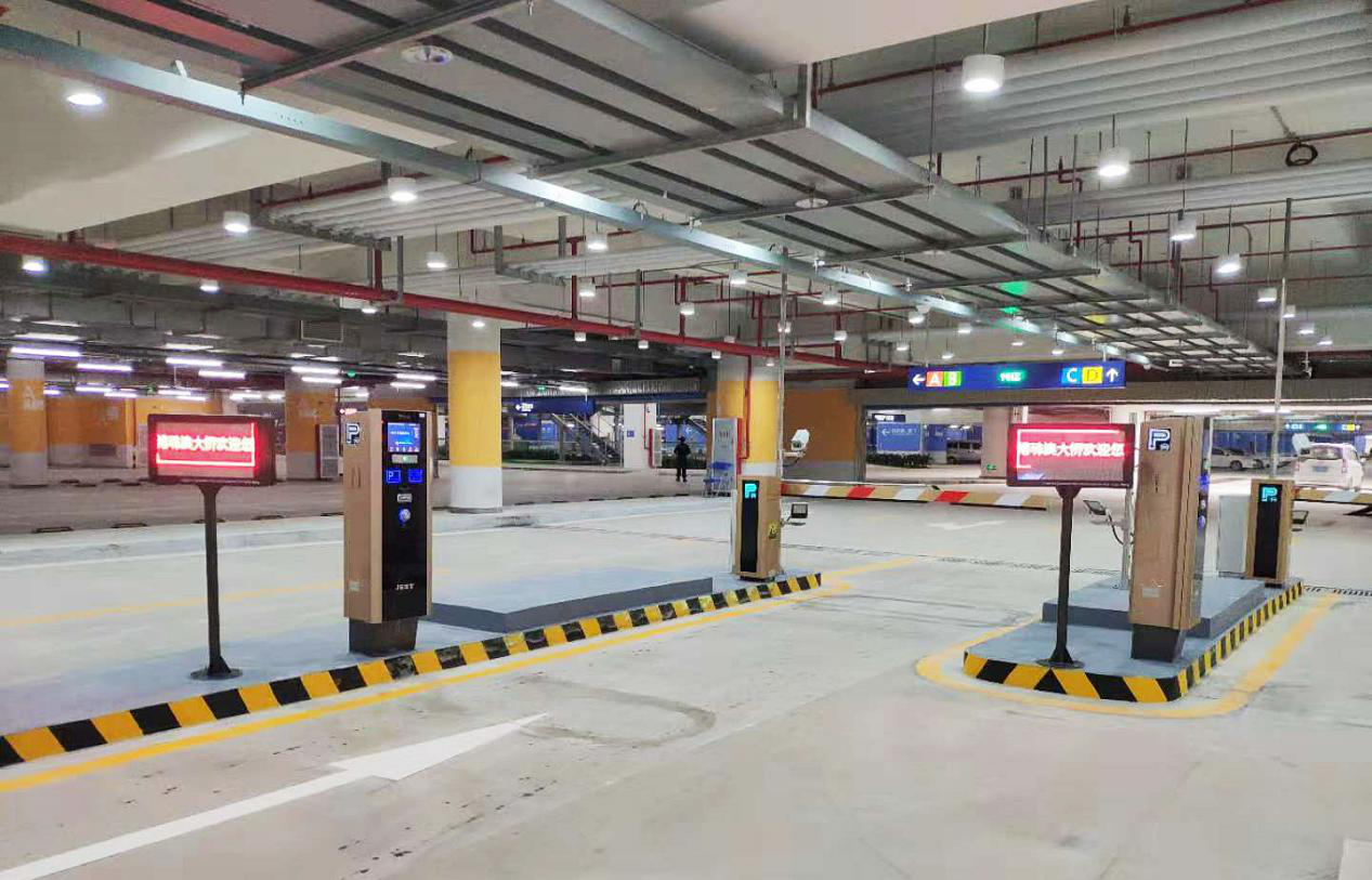 港珠澳大桥正式通车 捷顺智慧停车系统助力口岸车辆秒速通行